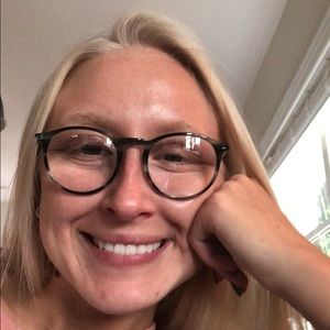 Meet your Posher, Maya